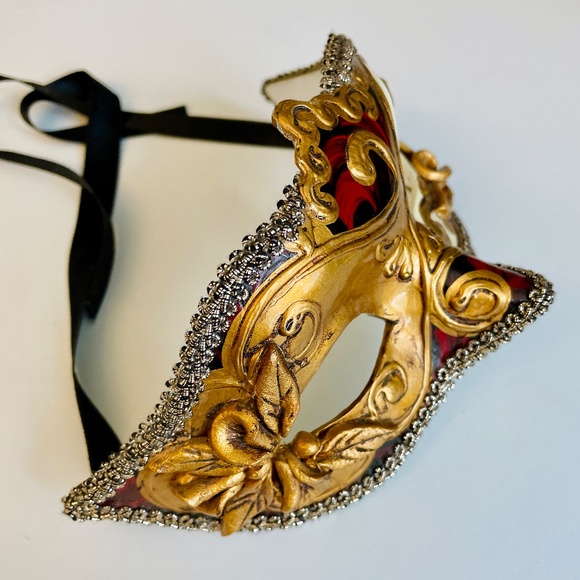 Venetian Red, White, Gold Papier-mâché Carnival Mask Decorative Decor - Picture 3 of 9